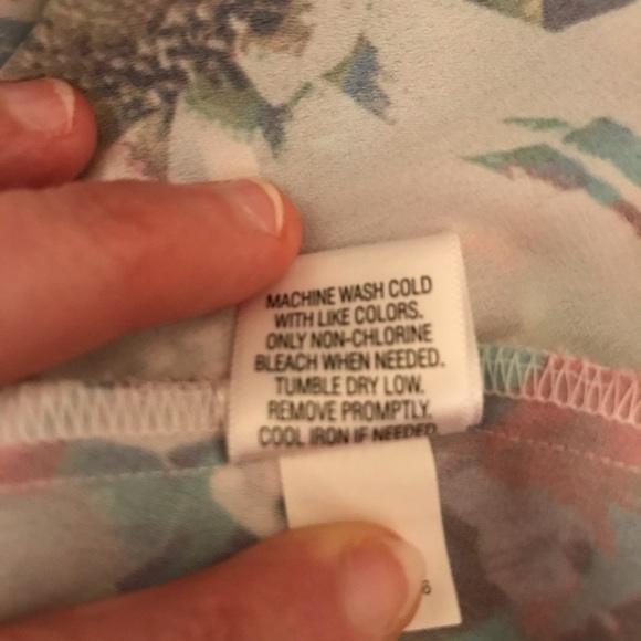 Apt 9 Sleeveless Floral Adjustable Strap Flowy Top-M - Picture 13 of 13